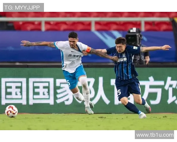 赛后分析:北京足球队与武汉足球队球员个人能力对比与表现评估 赛后分析:北京足球队与武汉足球队球员个人能力对比与表现评估