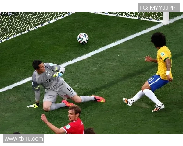 足球巨星过人技巧大赏精彩瞬间回顾与分析 足球巨星过人技巧大赏精彩瞬间回顾与分析