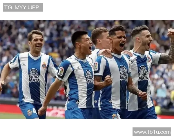 上海足球明星的妻子们:她们背后的故事与生活点滴 上海足球明星的妻子们:她们背后的故事与生活点滴