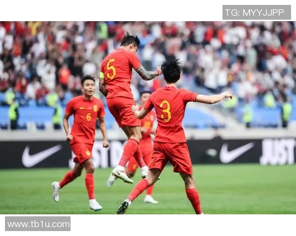 足球明星组合海报图片展现球场魅力与团队精神的完美结合